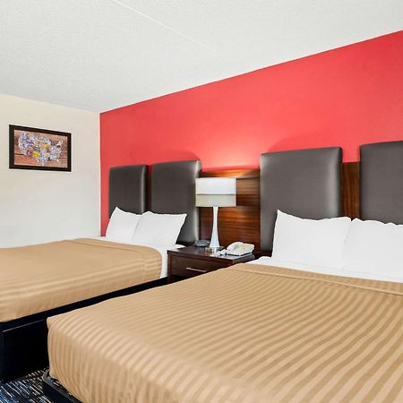 Econo Lodge Емпория Екстериор снимка