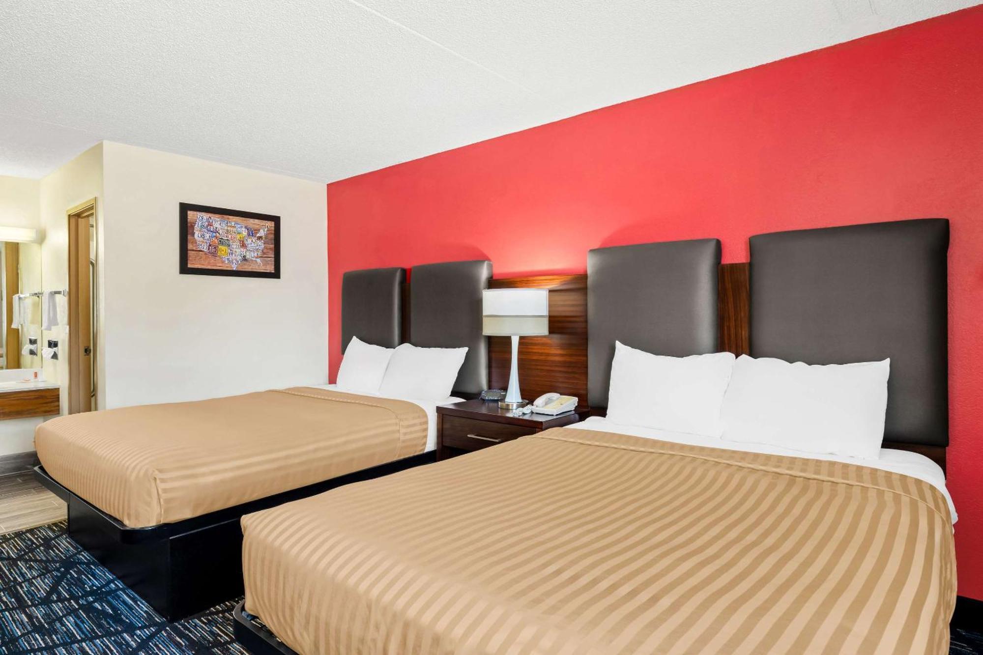 Econo Lodge Емпория Екстериор снимка