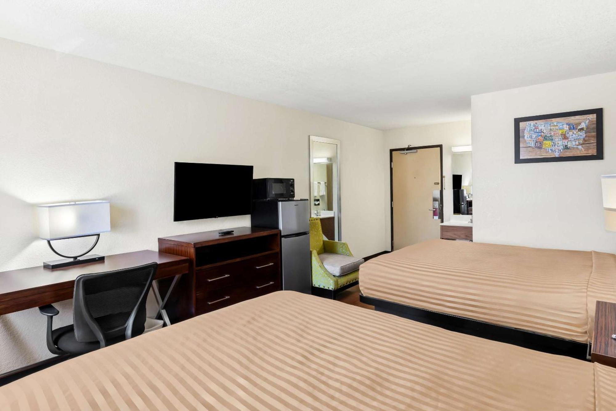 Econo Lodge Емпория Екстериор снимка