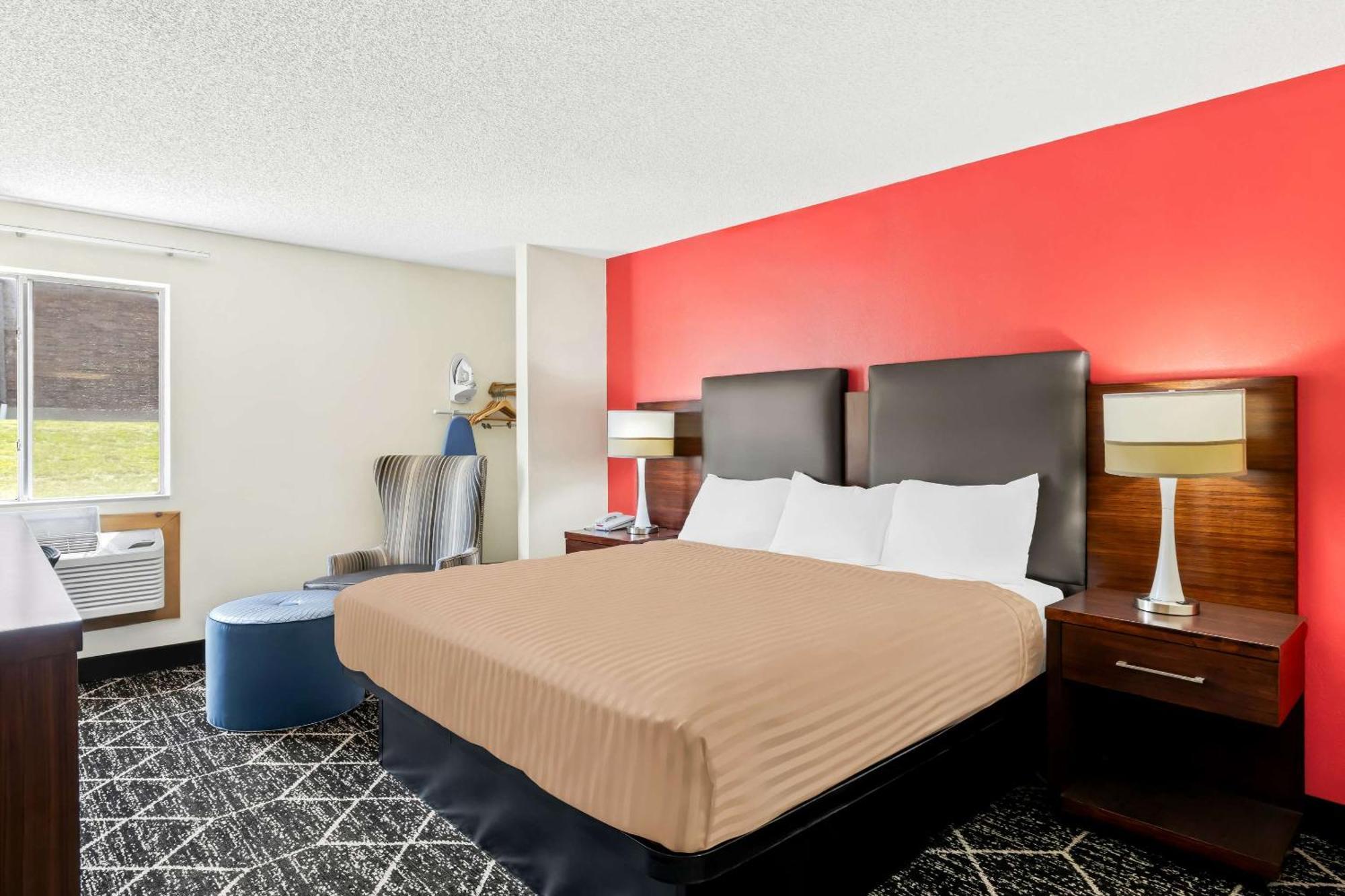 Econo Lodge Емпория Екстериор снимка